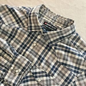 Ecko Unltd Western Pearl Snap Shirt Mens Medium Gray Plaid Short Sleeve Pockets‎